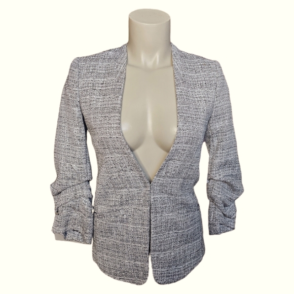 H&M 3/4 cute sleeve single front closure blazer jacket. 0 - Picture 1 of 5